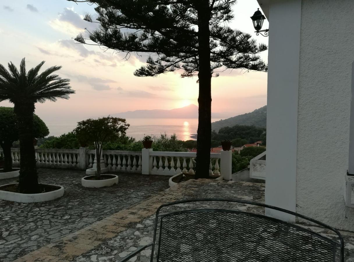 Villa Venezuela 1° Piano Maratea Buitenkant foto